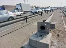 سقوط پنج تیر چراغ برق در بزرگراه آزادگان تهران 