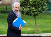  آیین‌نامه انضباطی جدید اجازه ورود به حریم خصوصی دانشجو را ندارد/ محدود کردن زبان انگلیسی، باز کردن فضا برای آموزش سایر زبان‌ها است