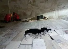 نشست پارکینگ یک ساختمان مسکونی؛ زانتیا و ۴۰۵ در زمین فرو رفتند