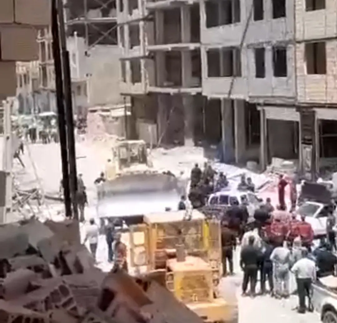 عوامل شهرداری تهران چطور فاجعه آفریدند/ فیلمی از تخریب ساختمان با طناب!