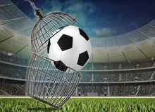 آیا جامعه ایران سیاست زده شده است؟/ چرایی سیاسی شدن فوتبالی ترین مردم در خاورمیانه