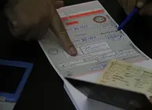 عرف: اخذ اثر انگشت با استامپ در انتخابات ۱۴۰۰ حذف شد