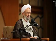 آیت‌الله مصباح: هیچ روایتی نداریم که بگوید اطاعت از کسی که با رأی اکثریت مردم سر کار آمده، واجب است