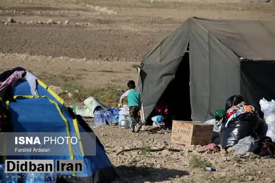 نماینده قصرشیرین: دستگاه‌ها با تمام توان پای کارند/ حمام و سرویس بهداشتی سیار نیاز است