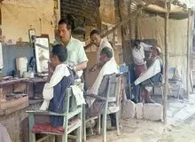 عکس زیرخاکی از بساط سلمانی‌های میدان شوش؛ عواقب ناخوشایند اصلاح با چای دارچینی