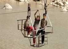 سقوط سرنشینان گرگر به رودخانه در "سرتنگ برزه" الیگودرز/٣ نفر مفقود شده‌اند