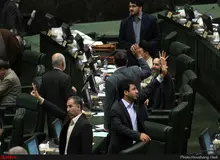 عصبانیت نمایندگان اصولگرا از دیدار امیدی‌ها با رئیس دولت اصلاحات/ مطهری: خاتمی ممنوع‌الملاقات نیست