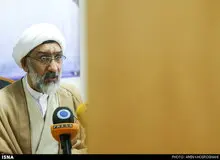 روحانیون هادی سیاسی جامعه هستند و وابسته به هیچ گروه و جناح خاصی نیستند