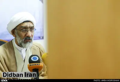 روحانیون هادی سیاسی جامعه هستند و وابسته به هیچ گروه و جناح خاصی نیستند