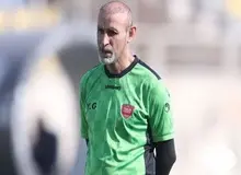 سرمربی پرسپولیس: به لباس روحانیون بی احترامی نکنید +عکس