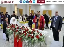 یک مفتی عقد ازدواج یک زوج را به صورت رسمی ثبت کرد