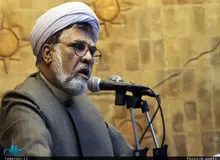 جریانی از مداحان در حال سوءاستفاده از امام حسین(ع) هستند/ امام حسین جناحی نبود
