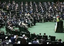 قهر نماینده شاعرپیشه /علی مطهری عذرخواهی کرد /رئیس کمیسیون معترض شد/حواشی سوال از طیب‌نیا