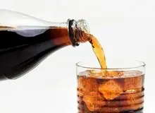 ۲۱ بلایی که مصرف نوشابه بر سر بدن می‌آورد