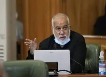 انتقاد از چسباندن برچسب تبلیغ به دیوار خانه‌ شهروندان 