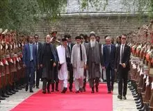 سیاستمداران مطرح افغانستان با طالبان مذاکره خواهند کرد / کرزی و عبدالله به دوحه می‌روند