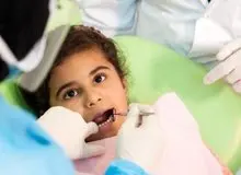 غفلت والدین از دندانی که شیری نیست
