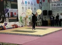 آیسن؛ دختر ۸ ساله اردبیلی بالاخره در مسابقه‌های مردان وزنه زد+ تصاویر
