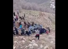 کمک بی‌نظیر مردم برای خارج کردن خودرو از یک دره در هورامان+فیلم 