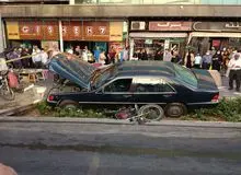  بنز تشریفات وزارت خارجه با ورود به پیاده رو خیابان دست‌کم ۶ موتورسوار و عابرپیاده
را زیر گرفت/ دو نفر کشته شدند+تصاویر