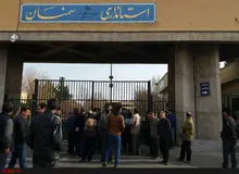 تجمع کارگران رنگین‌نخ سمنان مقابل استانداری