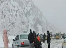 سقوط پایه فشار قوی برق محور یاسوج به شیراز را مسدود کرد