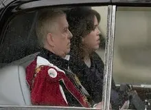 پادشاه انگلیس عنوان شاهزاده را از برادرش سلب و از اقامتگاه سلطنتی اخراجش کرد