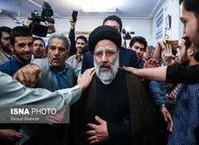 پاسخ جالب رسانه حامی «رئیسی» به درخواست کاربران برای حضور او در کلاب هاوس/ رئیسی هر روز میان مردم است چرا باید به کلاب هاوس بیاید؟