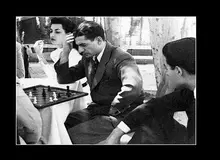 کیهان: محمدرضا شاه در یک شب ۵۰ میلیون تومان در قمار می‌باخت
