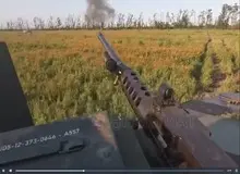 برخورد خودروی زرهی روسی به مین +ویدیو