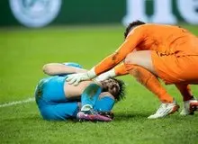 سردار آزمون با عصا ورزشگاه را ترک کرد