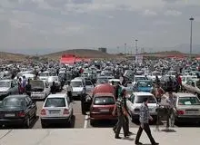اتحادیه فروشندگان خودرو: قیمت خودرو در حد یکی دو میلیون تومان کاهش یافت / با وجود کاهش قیمت با زهم خریداری وجود ندارد