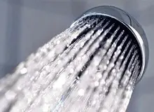 دوش گرفتن بیش از حد به مو آسیب می‌زند
