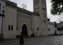 سر‌های بُریده خوک مقابل مساجد پاریس / ۱۱ مظنون بازداشت شدند