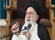 آیت الله علوی بروجردی: سفره های مردم خالی است/
کار با تخصص و کاردانی پیش می رود نه با ادعا و آمار دروغ!