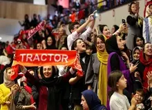 برای نخستین‌بار، زنان تراکتوری‌ هم به ورزشگاه می‌روند