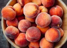 چرا نباید هلو را پوست کنده بخورید؟!