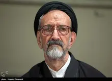 اهدای قلم طلایی به مدیر مسئول موسسه اطلاعات/ دعایی: میرحسین موسوی به من آموزش روزنامه نگاری داد
