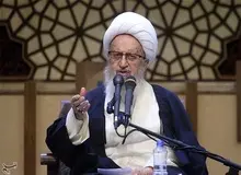 آیت‌الله مکارم: سفر به عراق بدون ویزا حرام است/ برخی با گرفتن حقوق‌های نجومی آبروی خود و جامعه و حکومت را برده اند
