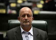 نادر قاضی پور: وزارت نیرو دریاچه ارومیه را گروگان گرفته است/ مخبر برای حل مشکل پروژه انتقال آب به دریاچه ارومیه، باید وارد عمل شود