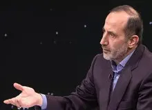 یک اقتصاددان: برخی معتقدند مردم هر چه فقیرتر باشند در اختیارترند و اگر سیر بشوند مطالبه‌گر خواهند شد/ جریان‌های افراطی در ایران دوست دارند جامعه طبقاتی شود