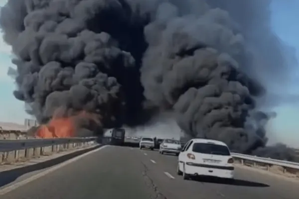 استانداری قزوین: آتش‌سوزی در آزادراه قزوین - رشت ناشی از ضایعات روغن سوخته است