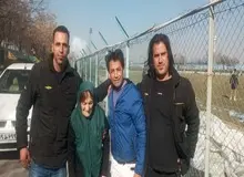 پیرزن ۹۰ ساله عاشق فوتبال:  بازی‌ها را در تلویزیون، تار می‌بینم/   عروسم باید فوتبالی باشد

