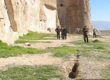 فرونشست به ۳۰۰ متری تخت جمشید رسید/ شکاف‌های ۷۰ سانتی متری در نقش رستم