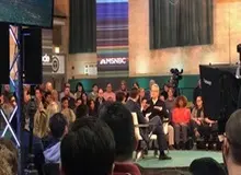 تیم کوک خطاب به فیس‌بوک: کاربر کالا نیست!