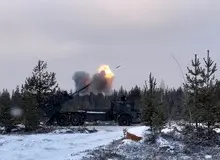 رزمایش توپخانه‌ای فنلاند در ۱۰۰ کیلومتری مرز روسیه