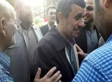 احمدی‌نژاد به داخل ساختمان دانشگاه شریف هدایت شد