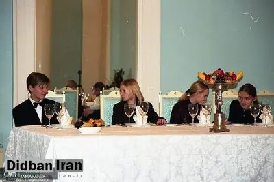 تصاویر دختران پوتین لو رفت؛خیانت در امانت رفیق گرمابه و گلستان آقای رئیس جمهور!/عکس