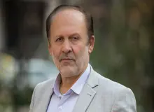 ساداتیان: ظریف باید محاکمه شود یا کسانی که موجب پیدا شدن موسسات مالی غیر قانونی شدند؟