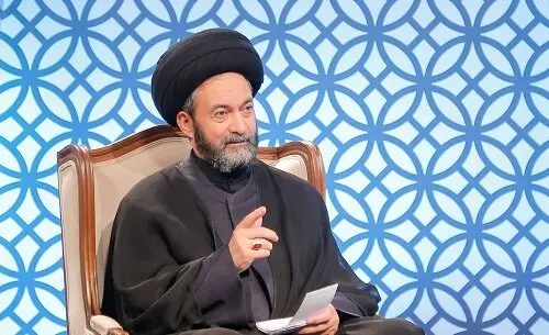 امام جمعه اردبیل: شاه می‌گفت اگر دانشجویان کار سیاسی بکنند دانشگاه را با ارتش اشغال می‌کنم / بعد از انقلاب دانشجویان عزیز می توانند تندترین انتقادات را به رئیس جمهور نثار کنند